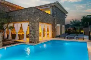 3 Bedroom Cozy Home In, KRK