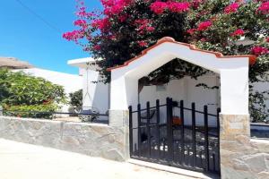 Annika's Summer Dream Villa, Livadia