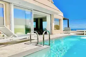 Luxury Villa Sun with private pool by DadoVillas, Barbati