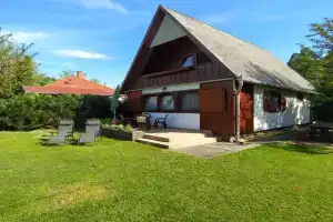 Pelso Vendégház with Internet Optical Cable Guest house, Balatonkeresztur