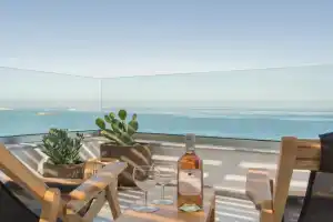 Satsi’s Premium Seascape-2 min from the beach&town Apartments, Parikia