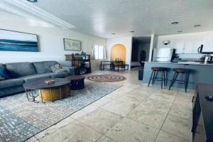 Pet Friendly! Private retreat in Nob Hill Villa, Albuquerque