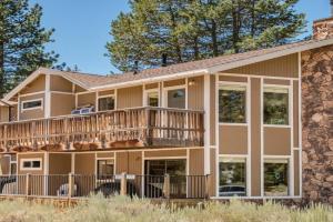 Azure Palace Guest house, Stateline
