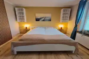 Nordseezimmer Koje - WLAN, Parkplatz, eigenes Bad, Fahrradschuppen, Rollladen Guest house, Otterndorf