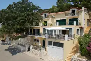 Faos Luxury Apartments 2, Aghia Efimia