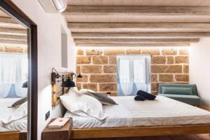 Othila Home Apartments, Noto