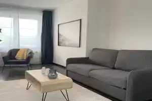 Airport Apartment für 4 - Smart TV - Küche - eCharger, Norderstedt