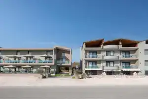 Vrahakia beach Hotel, Sarti