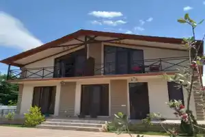 Apart-otel "U rechki", Ureki