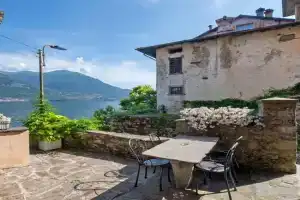 Luxury Lakefront Property Guest house, Lezzeno