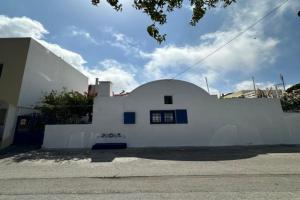 Nikolakis traditional house in the village., Kamari