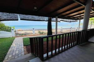 Janas Blue Water Corner Hotel, Trincomalee