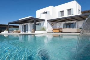 KK Village, Ano Mera