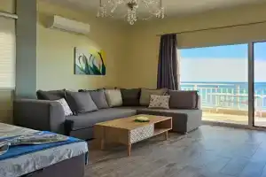 HARA APARTMENT In Front Of The Beach, Paralia Katerinis