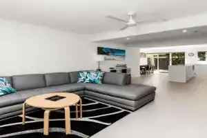 BARBADOS Ultimate Laid-back Holiday - Flat Stroll to River Apartments, Noosa Heads