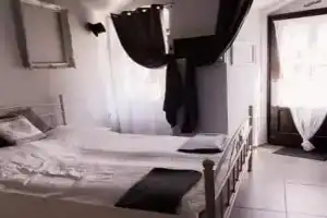 Godot Apartman, Miskolc