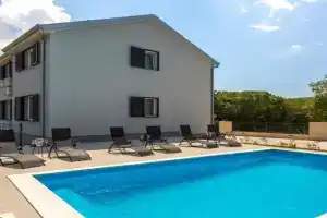 Awesome Apartment In With Wifi, Verbenico