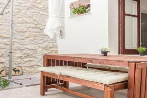 [DOWNTOWN SELINUS] Bright apartment with courtyard, Marinella