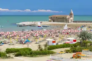 AMPIO BILOCALE LUNGOMARE LEVANTE Apartments, Caorle