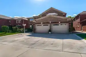 Home Stay near the Airport Apartments, Mississauga