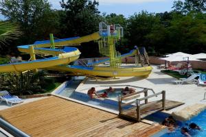 Mobile-home var climatisé dans camping avec piscine jusqu'à 6 personnes, Hyeres