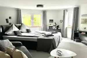 Alternative zum Hotel Zimmer im Einfamilienhaus-eigenes Badezimmer im Flur, Mechernich