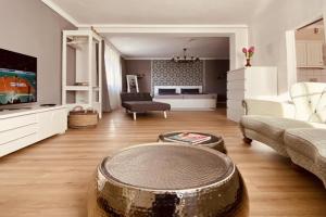 CASA REHSE I Stilvolles Apartment I 24h-Self-Check-in I kostenlos Parken & WLAN I 55-Zoll-Smart&Kabel-TV I ÖPNV, Erfurt