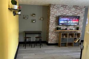 Nuns Moor fully equipped kitchen free parking Netflix Apartments, Newcastle upon Tyne