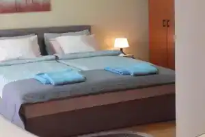 Apartman Ana, Leskovats