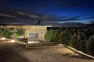 Hill House Near Athen's Airport, Artemida
