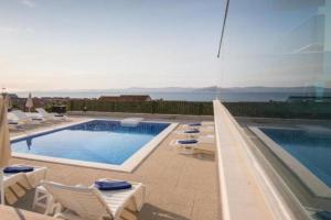 Apartments Ivan, Postira