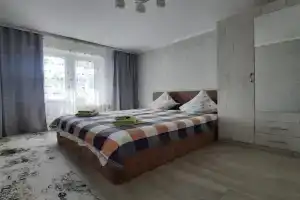 2-h komnatnaya Apartments, Uralsk