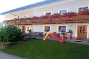 Hoidaberger Apartments, Lam