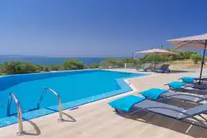 Villa Michou Thalassa by Villa Plus, Lourdhata