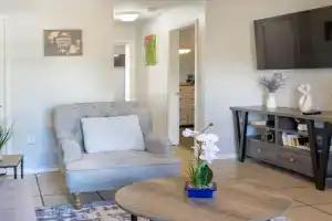 Congeniality and Comfort. All the essentials with class, 2 nights? 2 weeks? Stay, relax, work, or go out for fun. Apartments, Arlington
