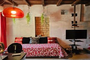 DreamHouse Lele, Siro Comi, Pavia