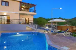 Villa Lefkas, Lyso