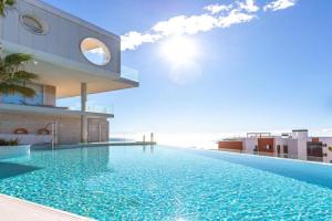 Ensuite Penthouse Panoramic Sea View with Jacuzzi, Mijas