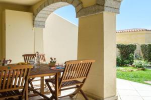 Cozy Apartment In Porto San Paolo, Murta Maria