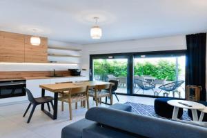 CROWONDER Adriatic Premium Villa near the Beach, Vodice