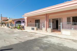 Villino Seremar by BarbarHouse, Torre Lapillo