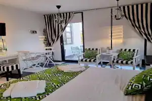 The Pervoli Studio - Pool - Close to Beach, Kiti