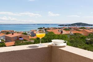 Apartman ViEw, Oltre