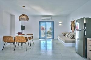 Etherio Apartment II, Logaras