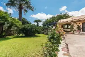 villa con immenso giardino, Orosei