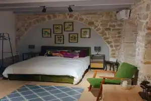 Kotor Town's Edge , stunning open plan studio, Kotor