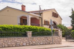 Apartments with a parking space, Losinj - 19825, Mali Losinj