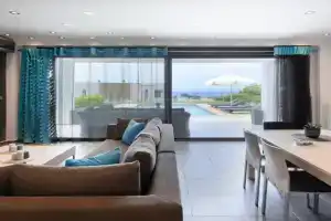 Pentanemi Luxury Villa, Hanioti