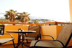 Dedalos n2 Mountain View apartment-30 metres from the beach, Stalis
