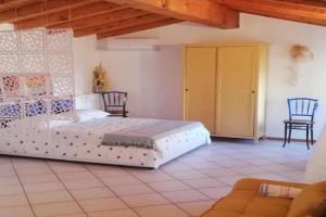 CA'ROSA an Italian experience in the old town Apartments, Cavaion Veronese